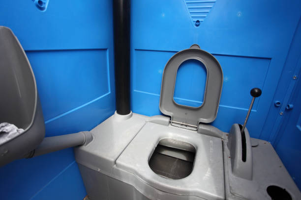 Porta potty delivery and setup in Maine, WI